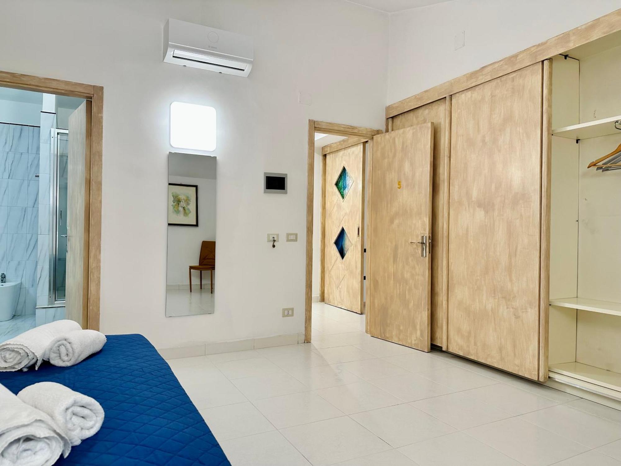 Unique Rooms In Centro Citta Bagno Privato E Climatizzatore Ragusa Luaran gambar