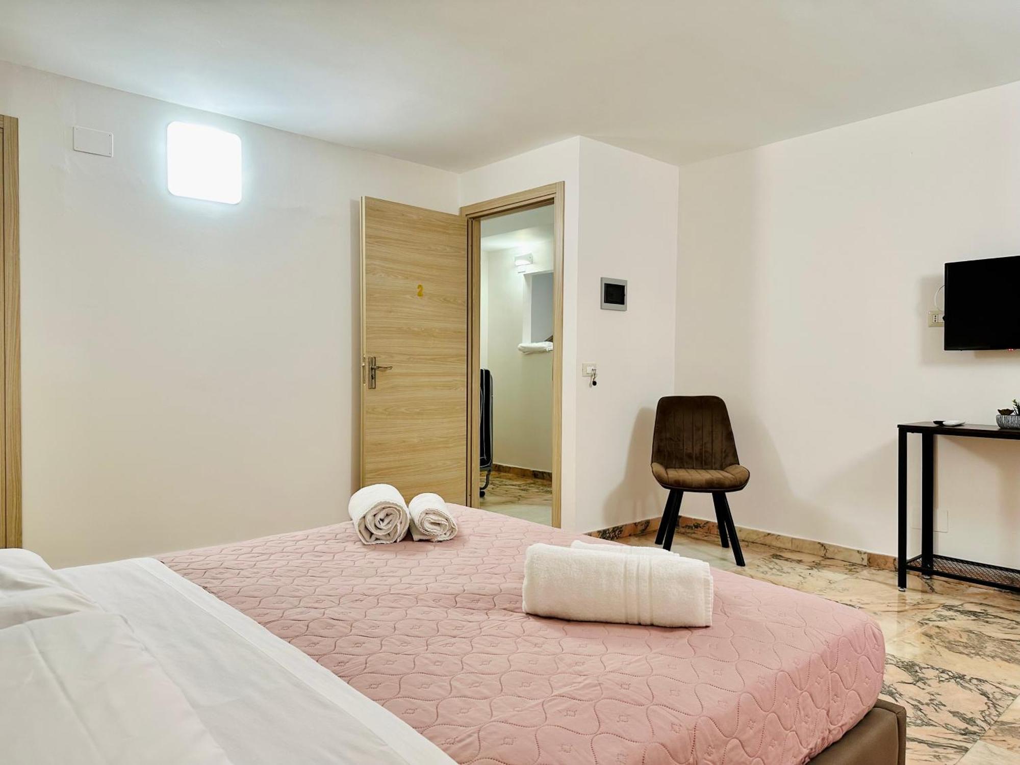 Unique Rooms In Centro Citta Bagno Privato E Climatizzatore Ragusa Luaran gambar